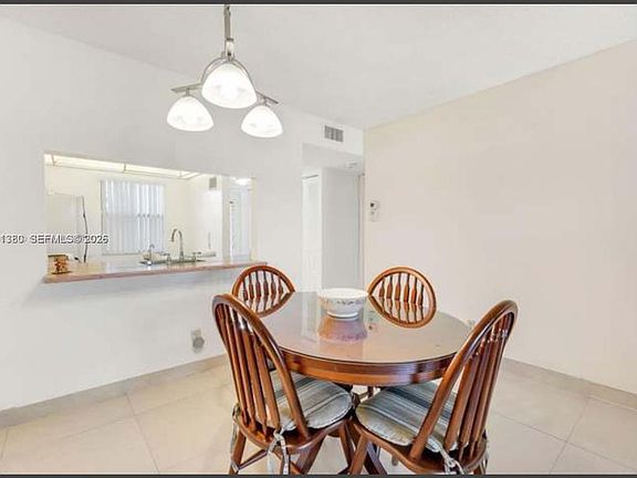 3rd image of 2941 N Nob Hill Rd APT 301