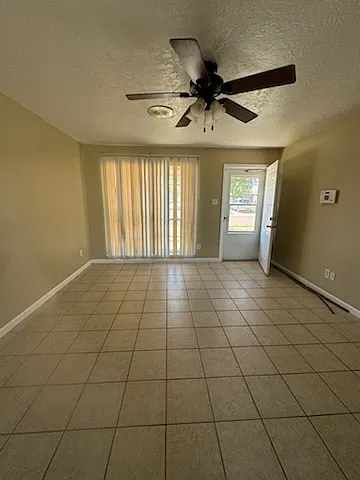 112 Manson Dr — Photo 2