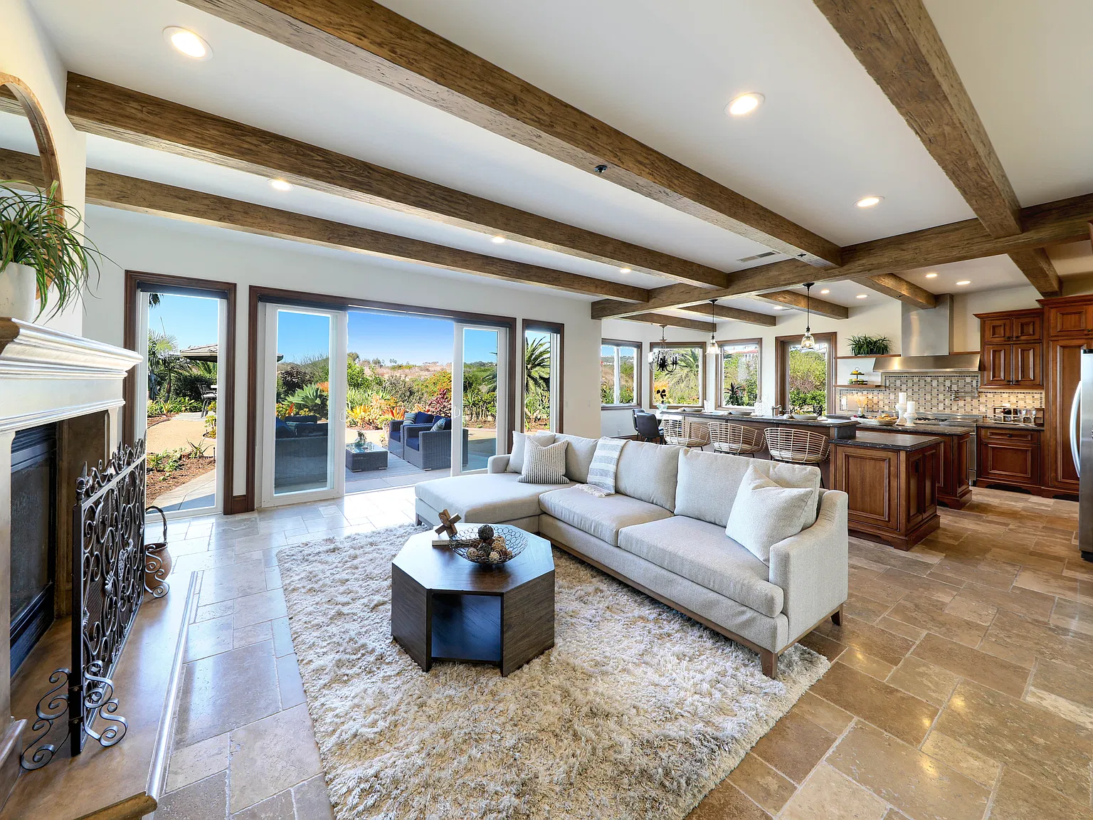 6 bed, 4077 sqft, $20,000 — Photo 4