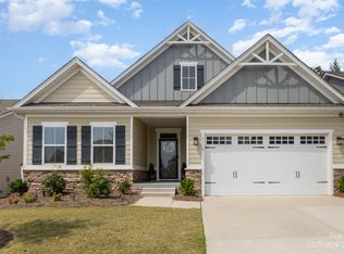 5082 Summer Surprise Ln, Charlotte, NC 28215