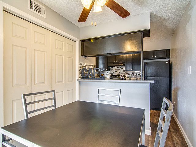 1st image of 601 Bellaire Dr APT 224