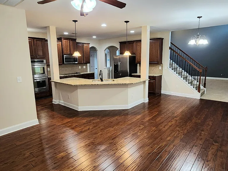 718 Erika Ln — Photo 5
