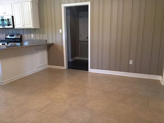 4th image of 213 Georgia Ave