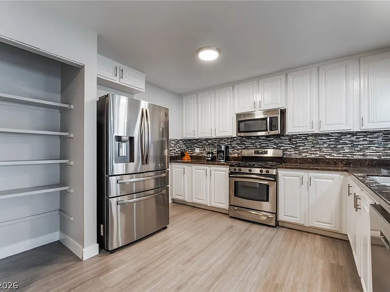 3992 Chinchilla Ave — Photo 10