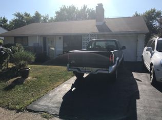 1516 Drakewood Ln, Scottsburg, IN 47170