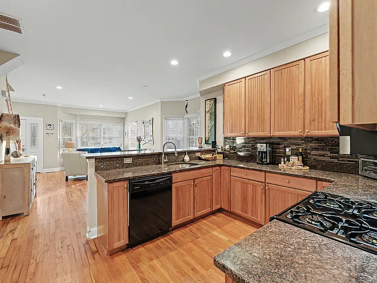 113 N Monroe Ave #A — Photo 15