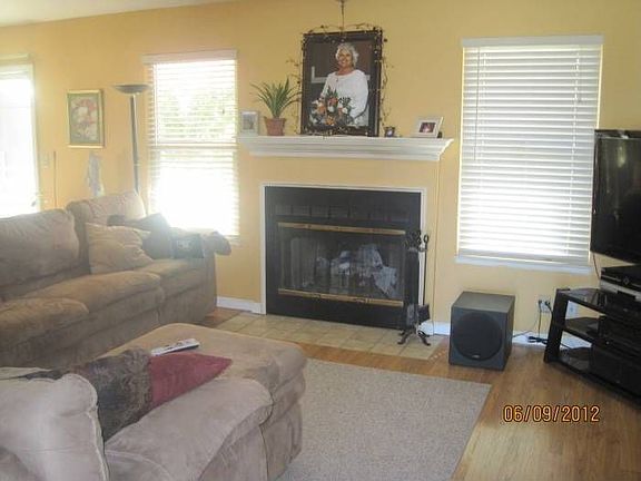 LIVING ROOM W/ FIREPLACE