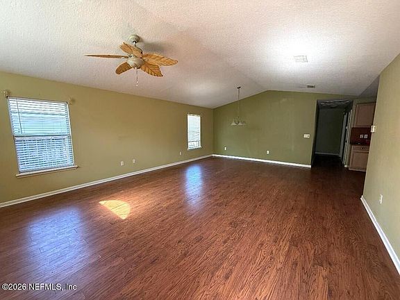 4th image of 446 VERMONT Avenue