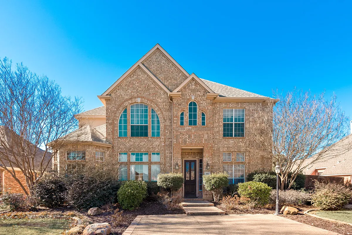 Front - 415 Sheffield Ct