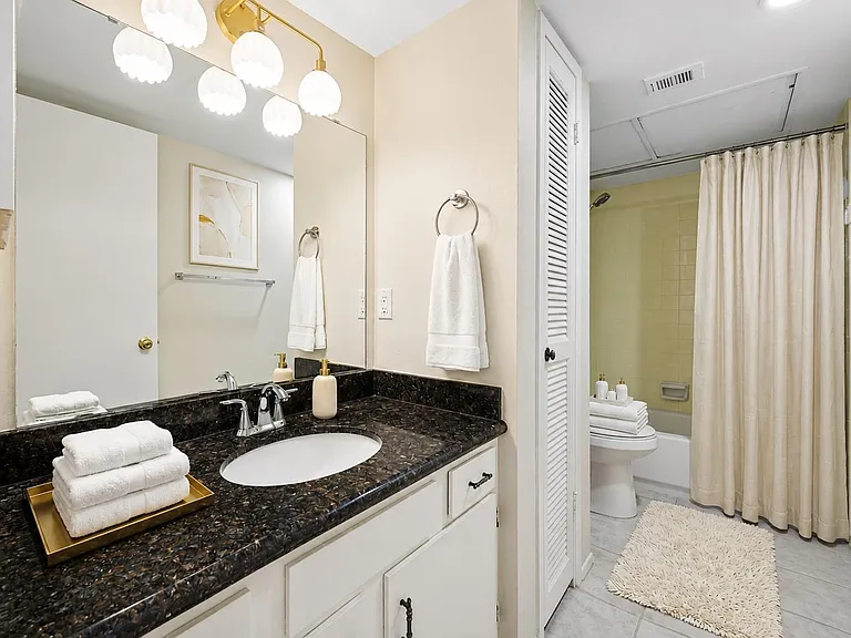 2238 S Piney Point Rd #109 — Photo 18