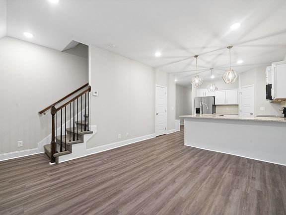 2nd image of 213 Drayton Dr
