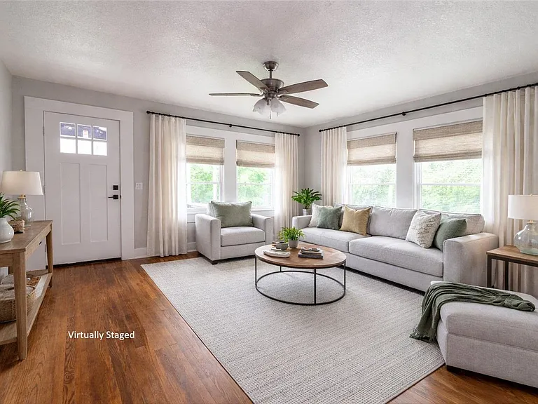 329 Flores St — Photo 2