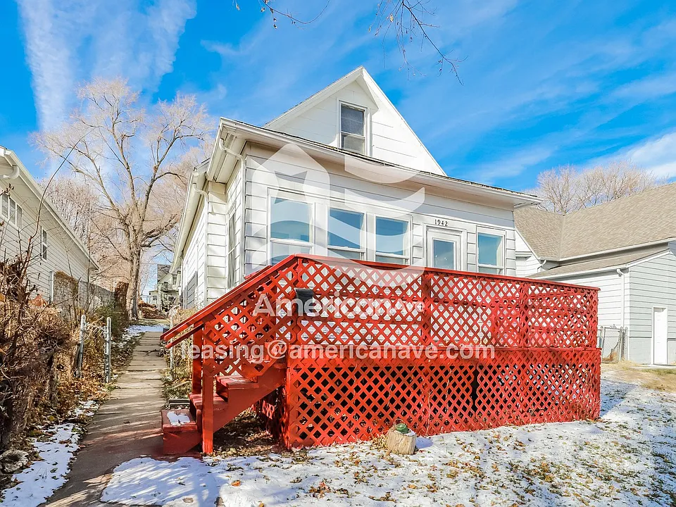 1942 S 14th St