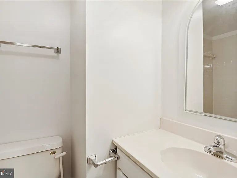 1804 Golf View Ct — Photo 16