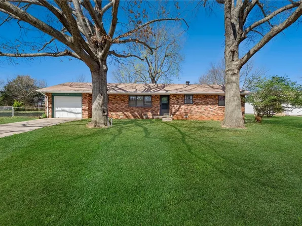 2122 W Lawson St, Fayetteville, AR 72703
