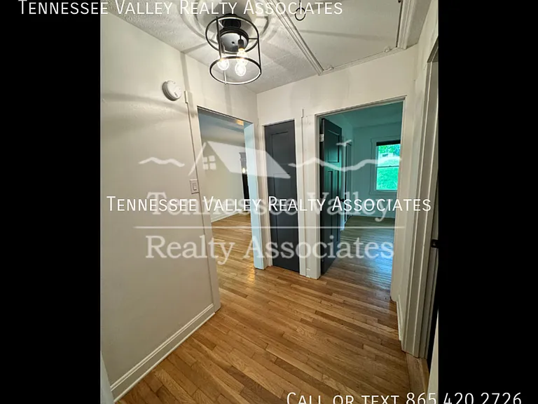 3919 Beverly Pl — Photo 11