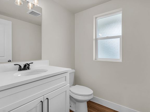 3rd image of 576 W 7th Ave