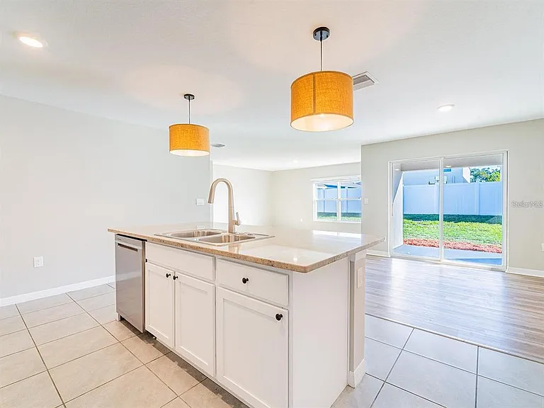 13748 Wineberry Dr — Photo 12