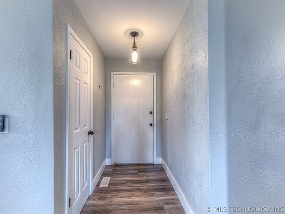 3rd image of 506 W Trinidad Dr