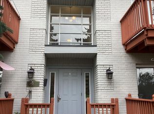 1712 Fort St #6, Trenton, MI 48183