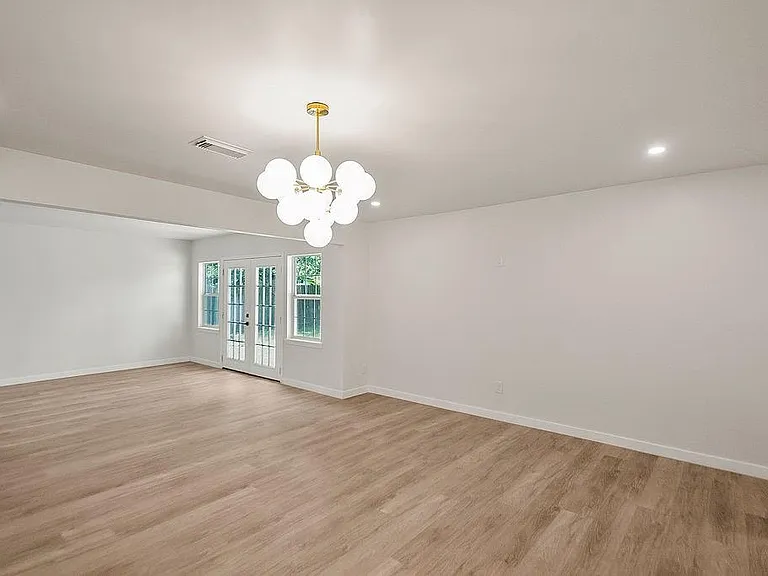 5514 Chantilly Ln — Photo 11