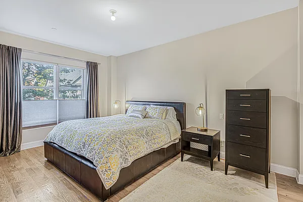 Sold by Oxford Property Group | media 12