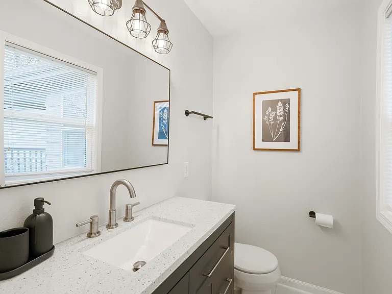 720 E Exeter St #A — Photo 14