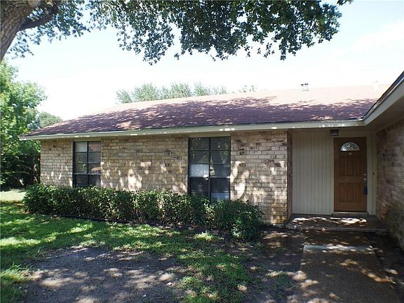 4th image of 4826 Oak Knoll Cir