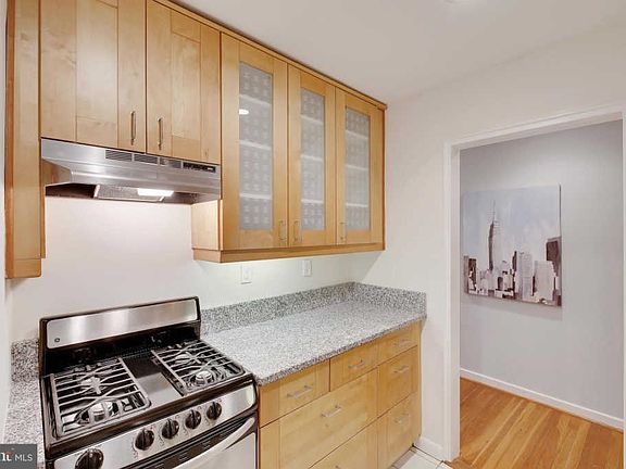 4th image of 2223 Washington Ave #W-202