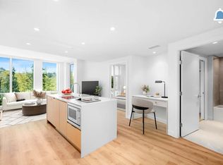 1500 Fern St #1409, North Vancouver, BC V7J 0E6