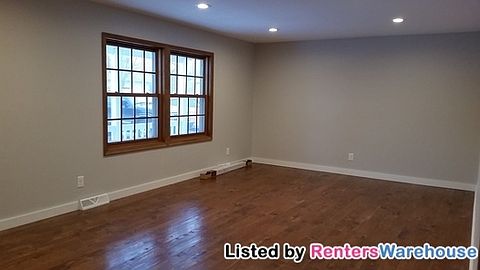 3rd image of 1686 Wedgewood Cir