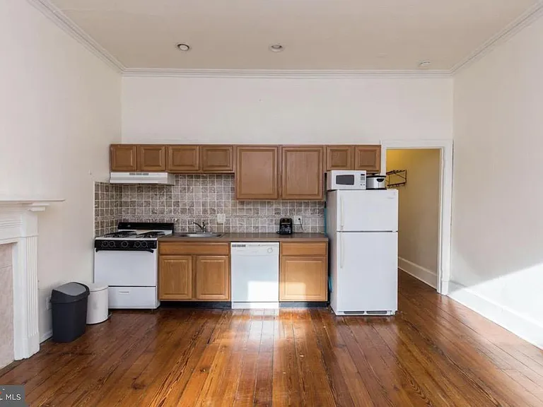 314 S 12th St #2F — Photo 2