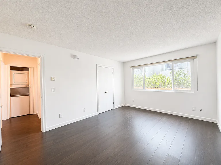 1111 Euclid St — Photo 15