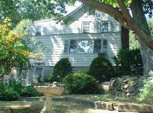 32 Woodledge Rd, Stamford, CT 06907