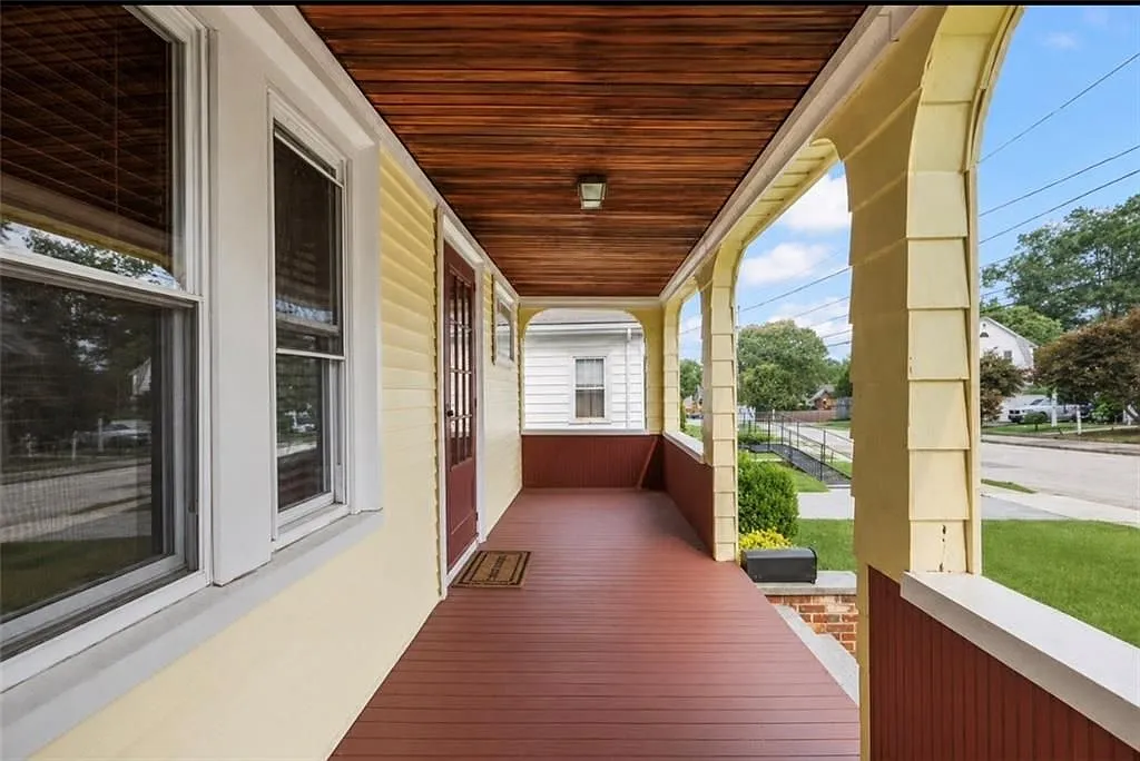 3 bed, 1.0 bath, 1610 sqft, $3,300 — Photo 4
