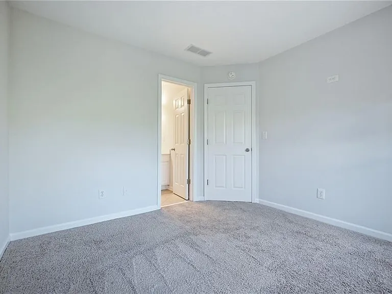 865 Commonwealth Ave SE — Photo 23
