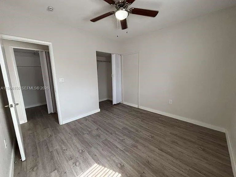301 Sharar Ave #4 — Photo 7