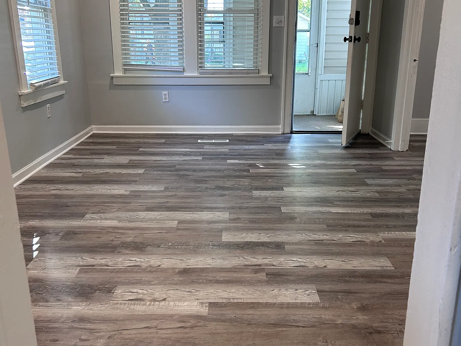 23802 Hazelwood Ave — Photo 2