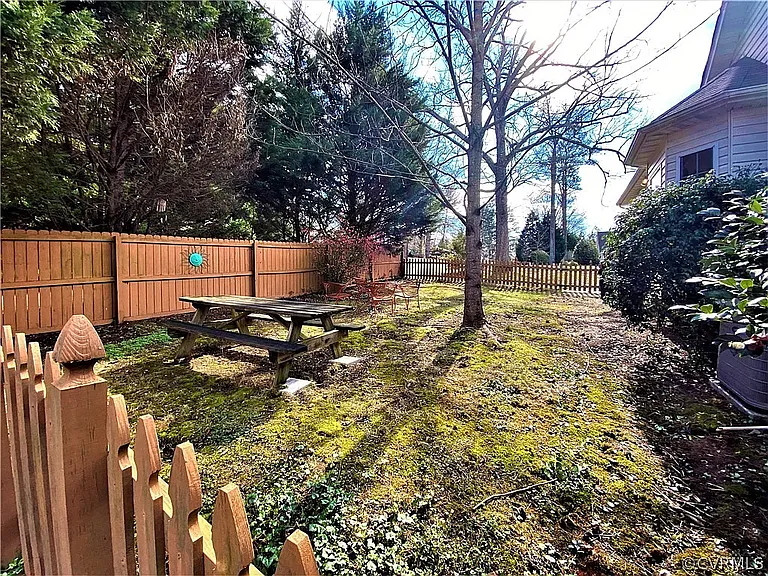 8700 Rockcrest Ct — Photo 25