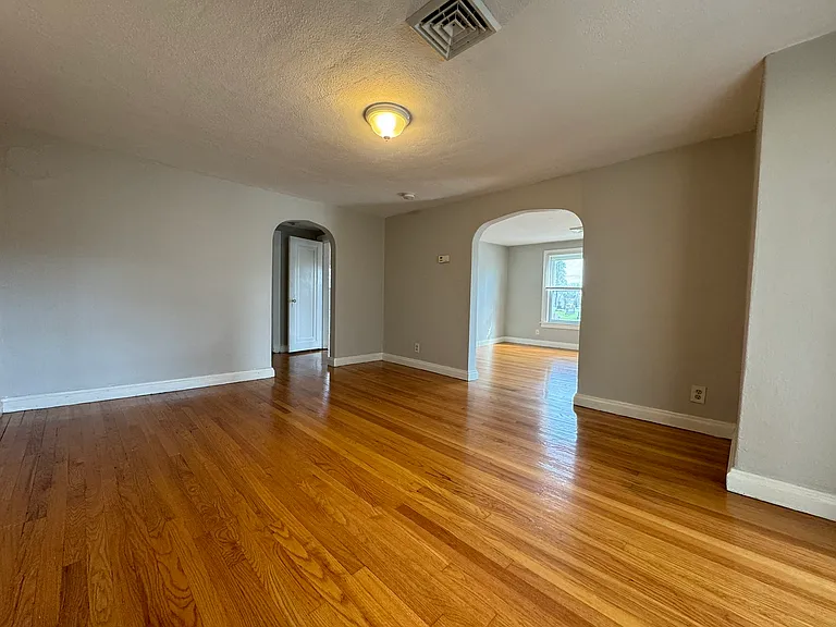 66 Lyman St #4 — Photo 8