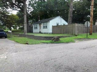 36 Frederick Ave, Lake Grove, NY 11755