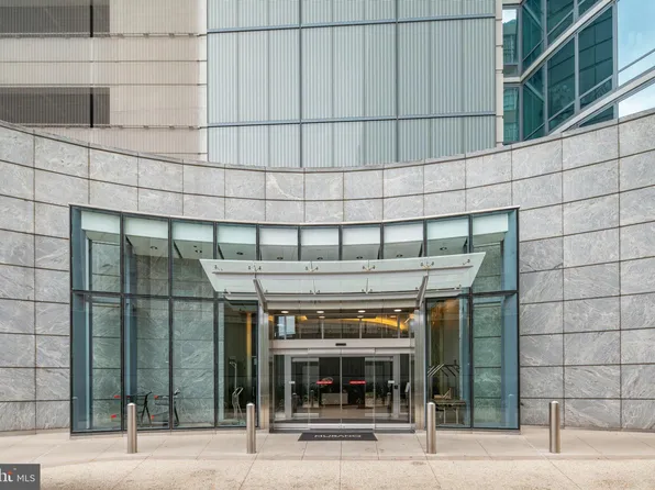 2101 Market St Unit 1807, Philadelphia, PA 19103