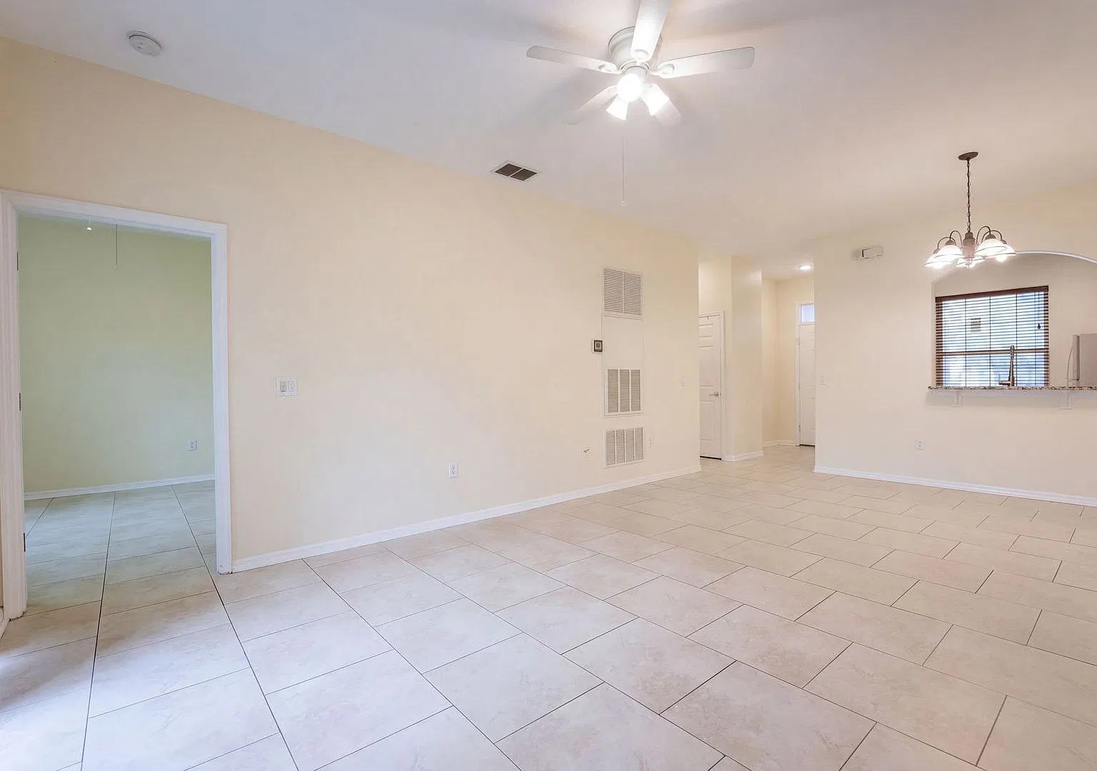 Charming 2-Bedroom, 2-Bath Condo for Rent in Kissimmee, FL! — Photo 4