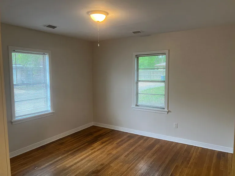 1305 Clifton St — Photo 12