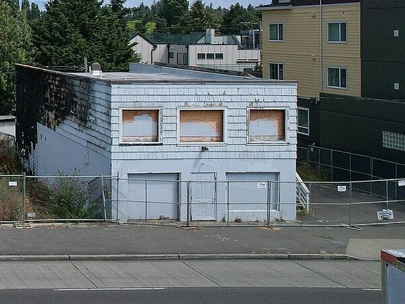 3rd image of 320 NW 85th Street