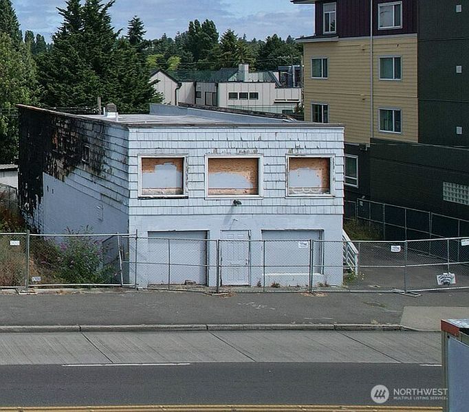 3rd image of 320 NW 85th Street