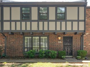 941 Rustling Oaks Cir, Memphis, TN 38117