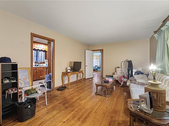 2nd image of 2760 Altaview Dr SE