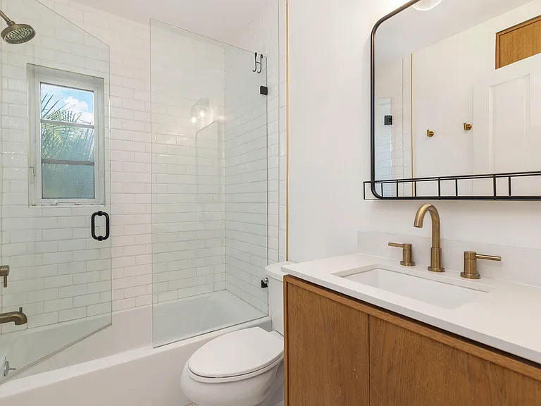375 Plymouth Rd — Photo 19