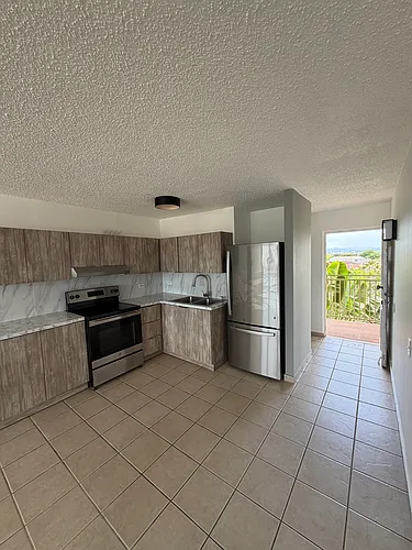 1050 Las Palmas Ave Photo 1